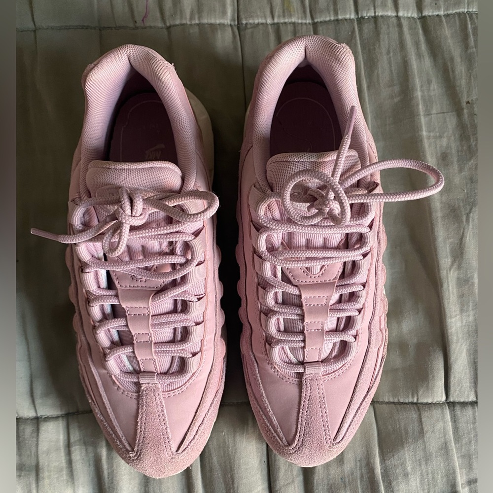 Women’s Nike Air Max 95. Light purple Size 7.5 - Picture 2 of 8